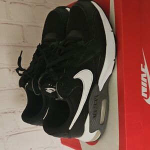Size 8 Women's Nike Air Max Excee